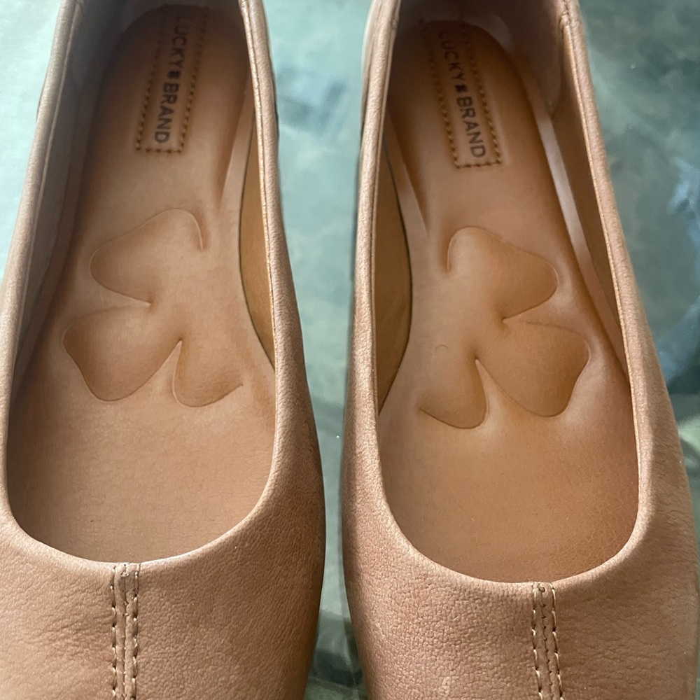 Lucky Brand Women's Tan Flats